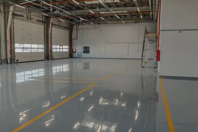 epoxy+and+waxed+flooring